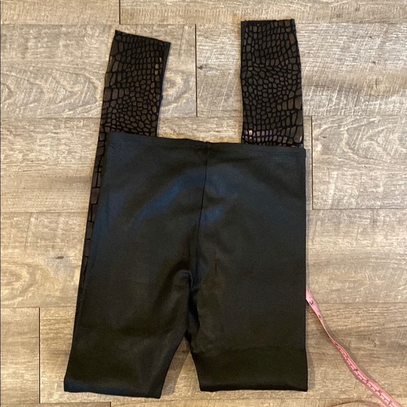 Aiko Black Alligator Leggings - Picture 12 of 13